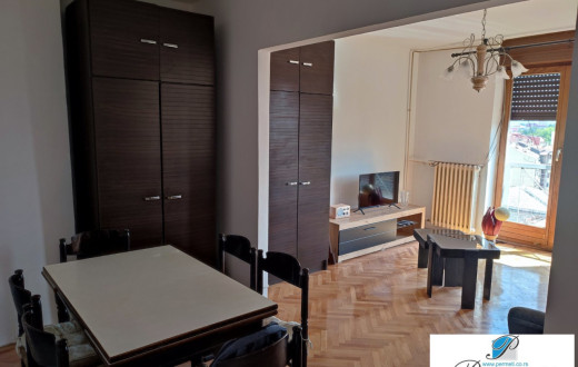 Jednoiposoban stan - škola Učitelj Tasa