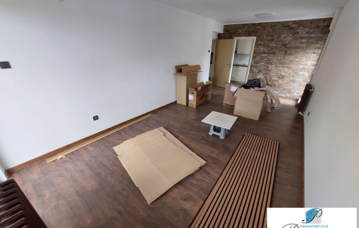 Trosoban stan kod gradskog parka Čair