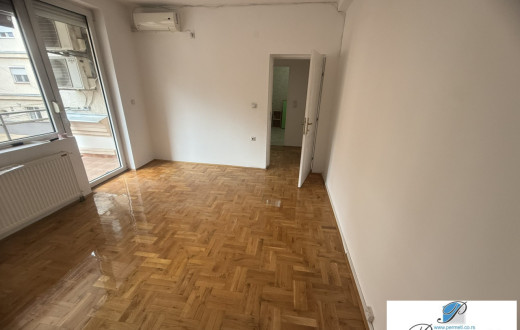 Poslovni prostor u centru grada, Kej