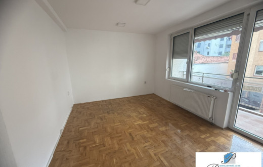 Poslovni prostor u centru grada, Kej