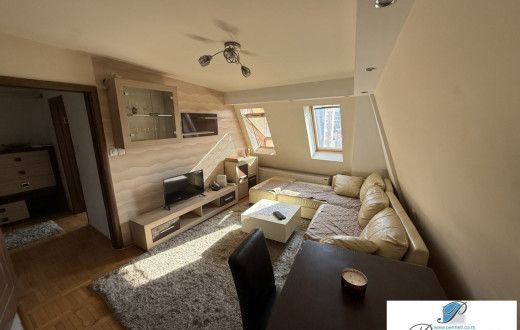 Dvoiposoban stan kod Dušanovog bazara