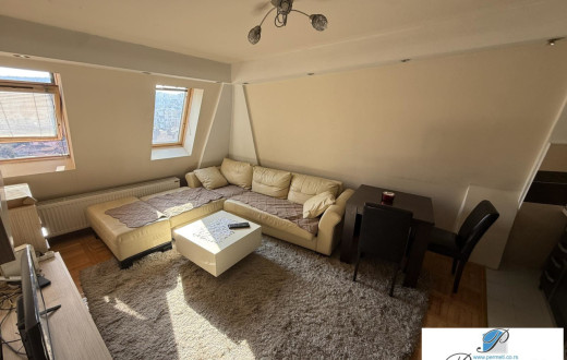 Dvoiposoban stan kod Dušanovog bazara