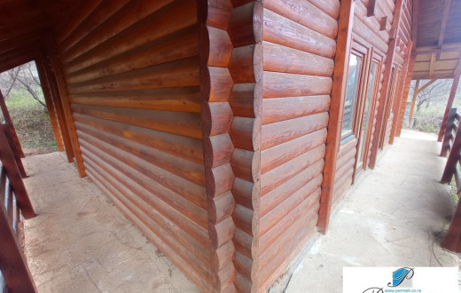 Ekološka vikend kuća sa voćnjakom