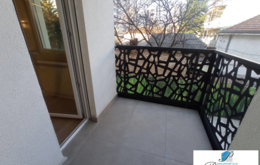 Moderan poslovni prostor u centru - Čair