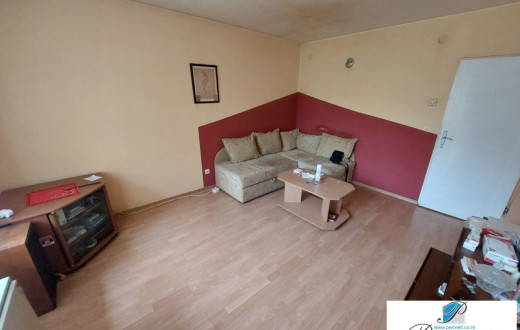 Dvosoban stan kod Kliničkog centra