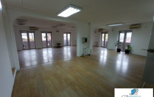 Poslovni prostor, Nišavski kej