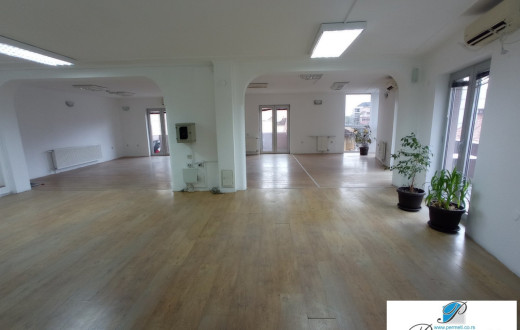 Poslovni prostor, Nišavski kej