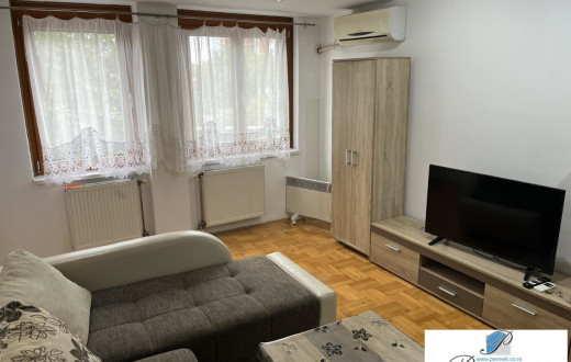 Jednoiposoban stan kod Doma vojske