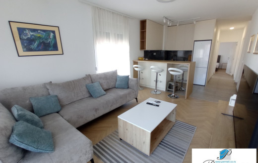 Trosoban stan sa podnim grejanjem - Čair
